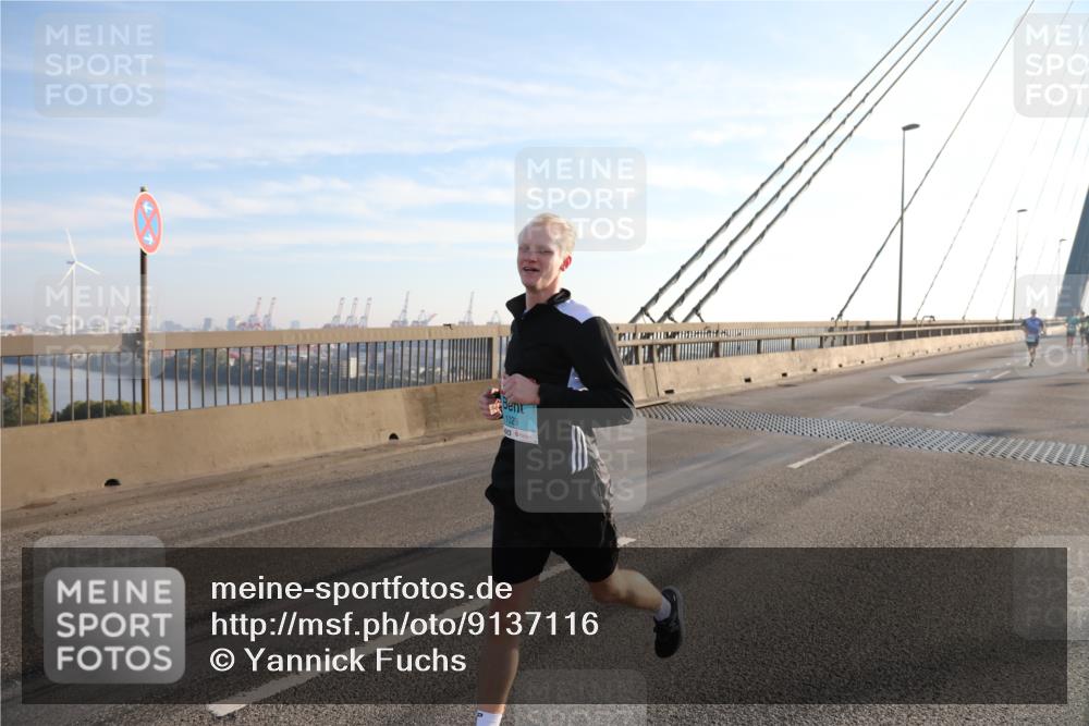 03.10.2025 - Köhlbrandbrückenlauf Yannick Fuchs http://msf.ph/oto/9137116 03.10.2025 08:21:00 Position 2 1029 meine-sportfotos.de