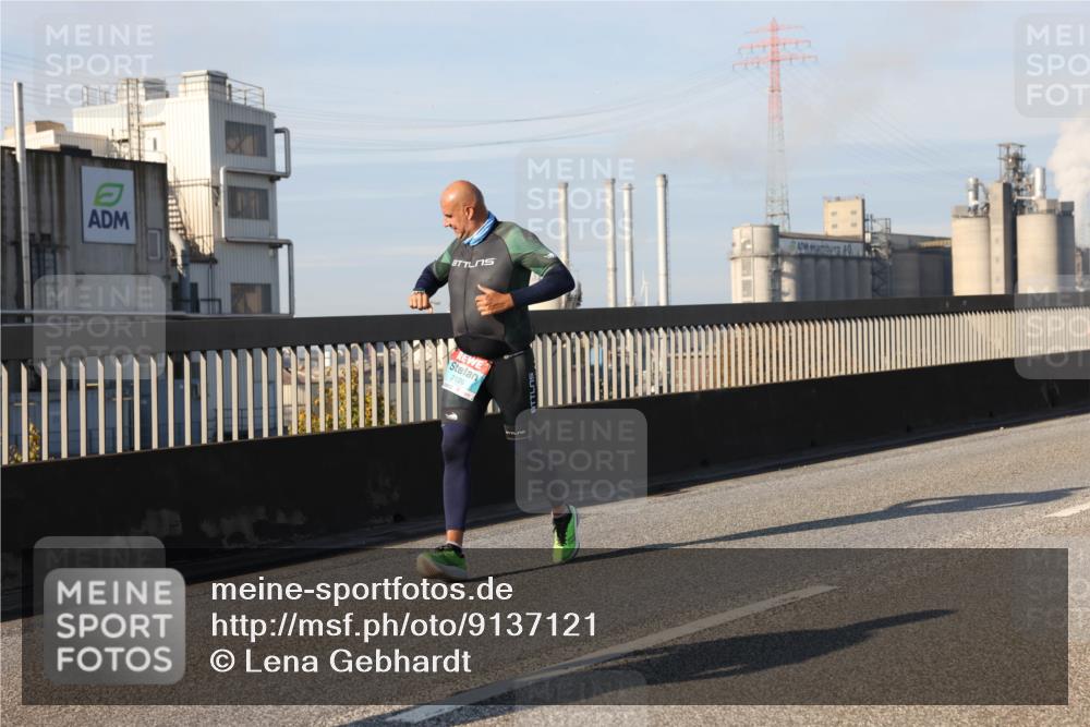03.10.2025 - Köhlbrandbrückenlauf Lena Gebhardt http://msf.ph/oto/9137121 03.10.2025 09:54:57 Position 2 2126 meine-sportfotos.de