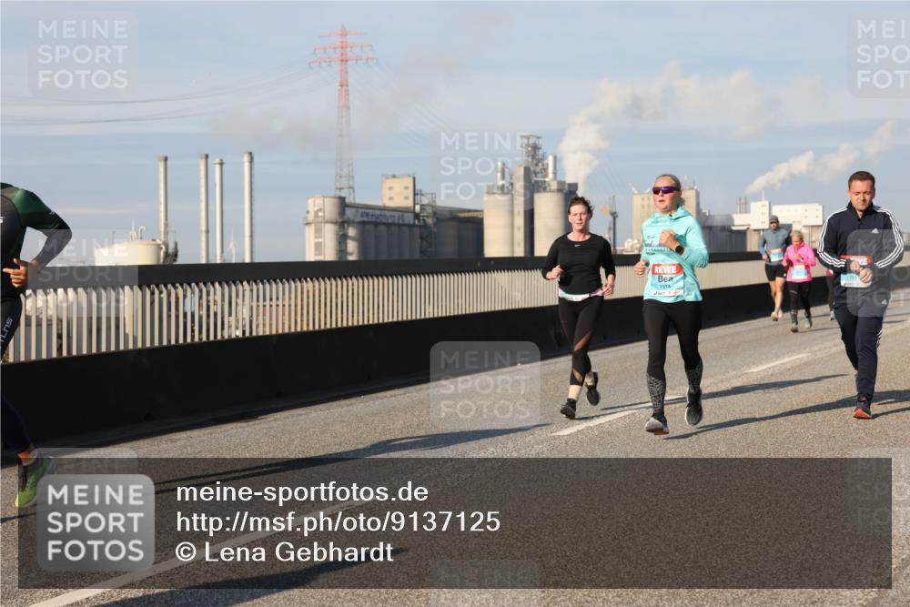 03.10.2025 - Köhlbrandbrückenlauf Lena Gebhardt http://msf.ph/oto/9137125 03.10.2025 09:54:58 Position 2 1514, 161 meine-sportfotos.de