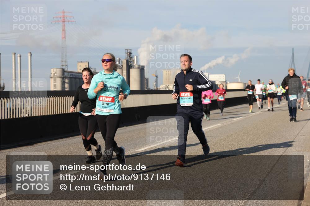 03.10.2025 - Köhlbrandbrückenlauf Lena Gebhardt http://msf.ph/oto/9137146 03.10.2025 09:54:59 Position 2 1514, 1611 meine-sportfotos.de