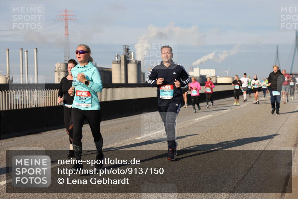 03.10.2025 - Köhlbrandbrückenlauf Lena Gebhardt http://msf.ph/oto/9137150 03.10.2025 09:54:59 Position 2 1514, 1611 meine-sportfotos.de