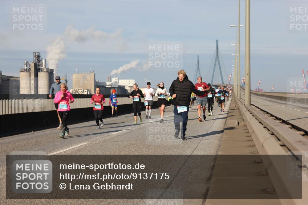 03.10.2025 - Köhlbrandbrückenlauf Lena Gebhardt http://msf.ph/oto/9137175 03.10.2025 09:55:01 Position 2  meine-sportfotos.de