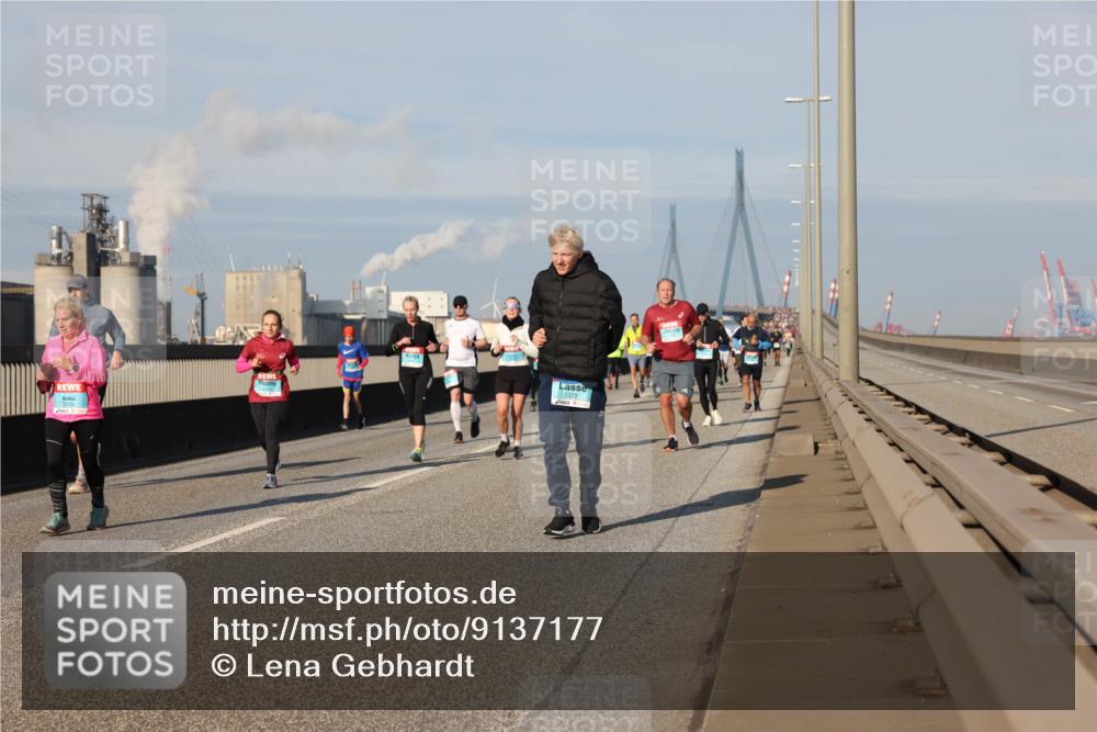 03.10.2025 - Köhlbrandbrückenlauf Lena Gebhardt http://msf.ph/oto/9137177 03.10.2025 09:55:02 Position 2 3735, 1372 meine-sportfotos.de
