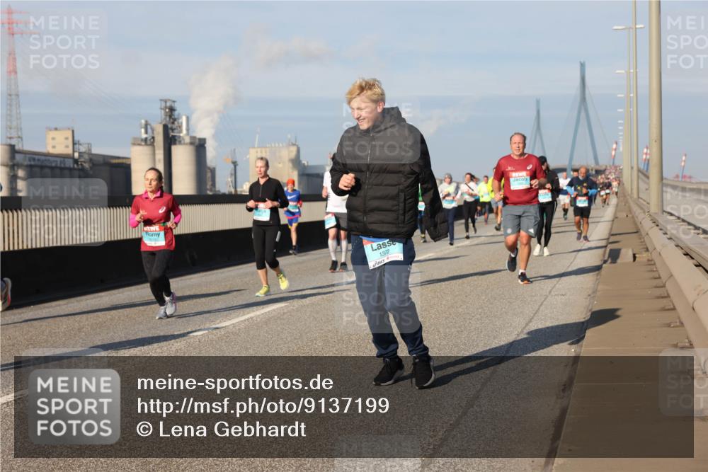 03.10.2025 - Köhlbrandbrückenlauf Lena Gebhardt http://msf.ph/oto/9137199 03.10.2025 09:55:04 Position 2 1372 meine-sportfotos.de