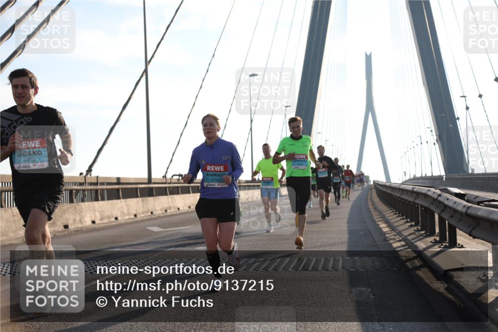 03.10.2025 - Köhlbrandbrückenlauf Yannick Fuchs http://msf.ph/oto/9137215 03.10.2025 08:21:09 Position 2 2722, 3704 meine-sportfotos.de