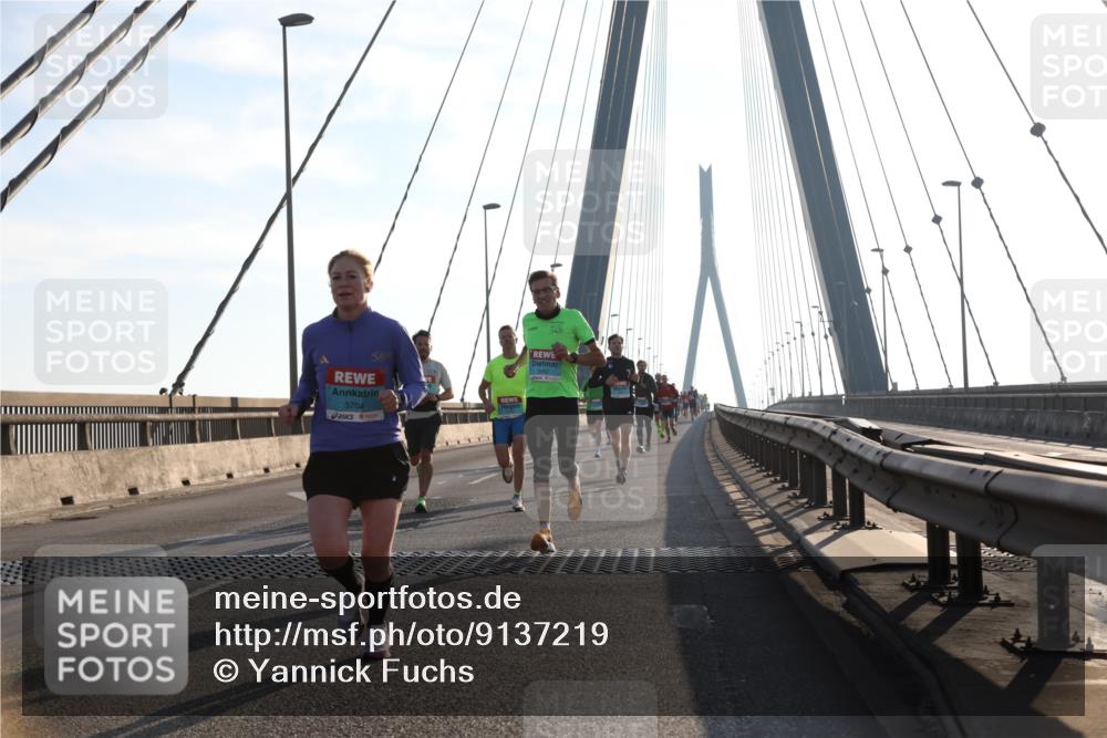 03.10.2025 - Köhlbrandbrückenlauf Yannick Fuchs http://msf.ph/oto/9137219 03.10.2025 08:21:09 Position 2 50, 3704 meine-sportfotos.de