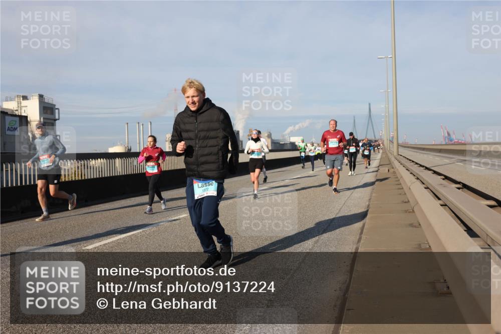 03.10.2025 - Köhlbrandbrückenlauf Lena Gebhardt http://msf.ph/oto/9137224 03.10.2025 09:55:06 Position 2 1372 meine-sportfotos.de