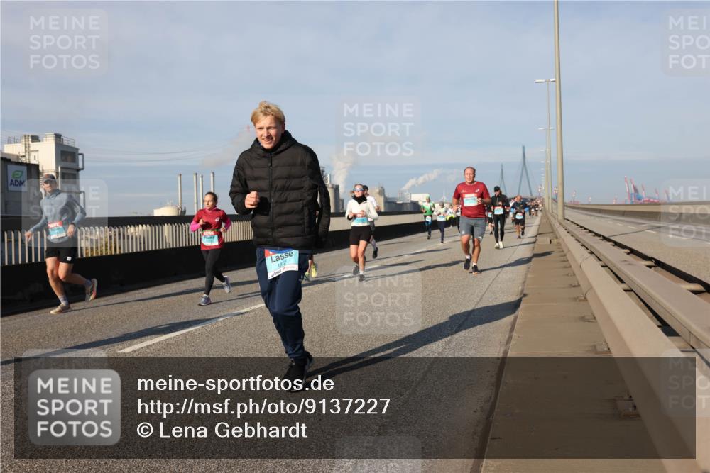 03.10.2025 - Köhlbrandbrückenlauf Lena Gebhardt http://msf.ph/oto/9137227 03.10.2025 09:55:06 Position 2 1372 meine-sportfotos.de