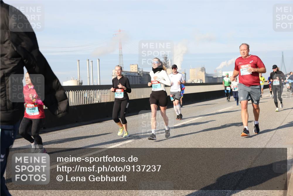 03.10.2025 - Köhlbrandbrückenlauf Lena Gebhardt http://msf.ph/oto/9137237 03.10.2025 09:55:07 Position 2 1515, 3723 meine-sportfotos.de