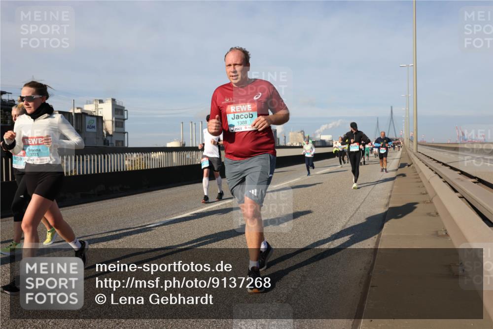 03.10.2025 - Köhlbrandbrückenlauf Lena Gebhardt http://msf.ph/oto/9137268 03.10.2025 09:55:08 Position 2 1827, 3723, 1388 meine-sportfotos.de