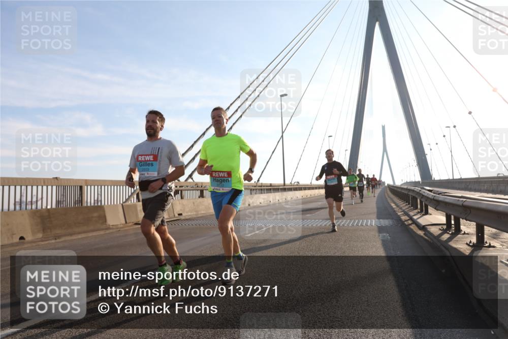 03.10.2025 - Köhlbrandbrückenlauf Yannick Fuchs http://msf.ph/oto/9137271 03.10.2025 08:21:11 Position 2 2933, 3712 meine-sportfotos.de