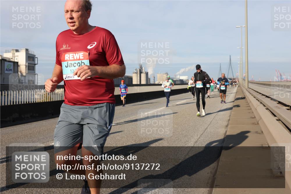 03.10.2025 - Köhlbrandbrückenlauf Lena Gebhardt http://msf.ph/oto/9137272 03.10.2025 09:55:09 Position 2 13 meine-sportfotos.de