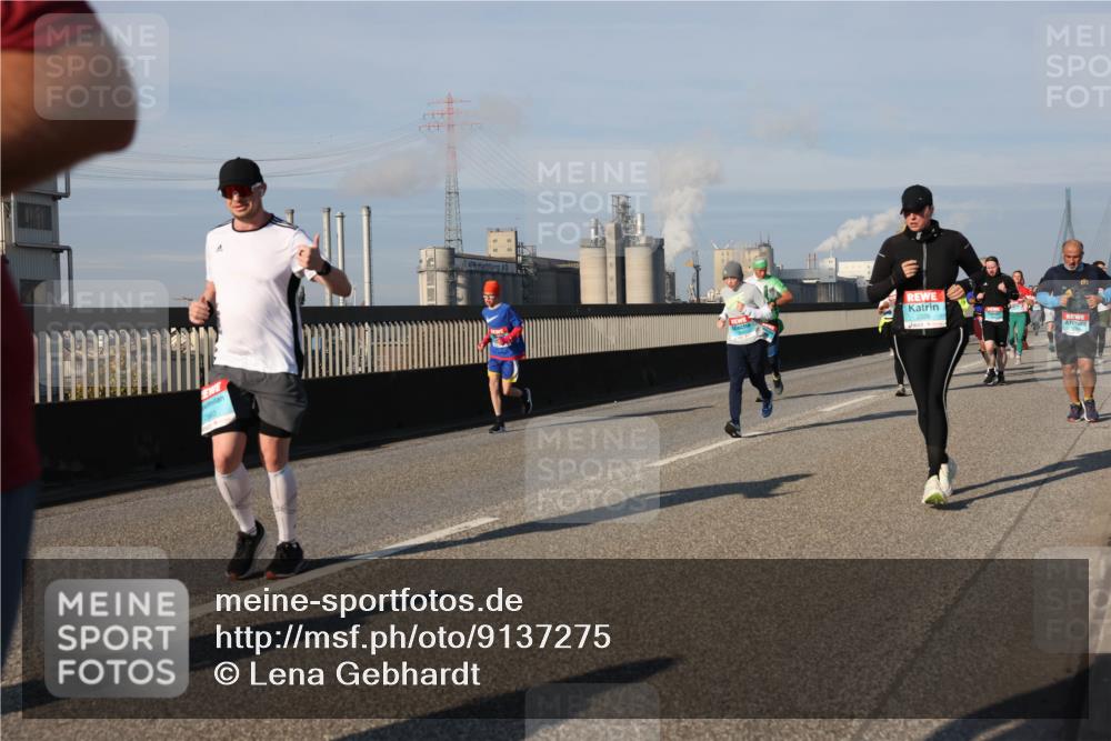 03.10.2025 - Köhlbrandbrückenlauf Lena Gebhardt http://msf.ph/oto/9137275 03.10.2025 09:55:09 Position 2  meine-sportfotos.de