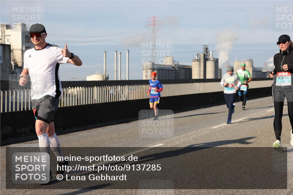 03.10.2025 - Köhlbrandbrückenlauf Lena Gebhardt http://msf.ph/oto/9137285 03.10.2025 09:55:09 Position 2 3326 meine-sportfotos.de