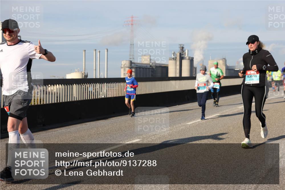03.10.2025 - Köhlbrandbrückenlauf Lena Gebhardt http://msf.ph/oto/9137288 03.10.2025 09:55:09 Position 2 3326 meine-sportfotos.de