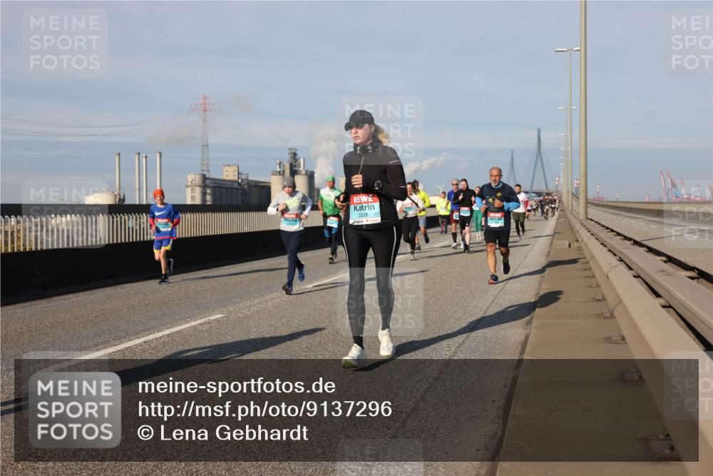 03.10.2025 - Köhlbrandbrückenlauf Lena Gebhardt http://msf.ph/oto/9137296 03.10.2025 09:55:10 Position 2 3326, 4 meine-sportfotos.de