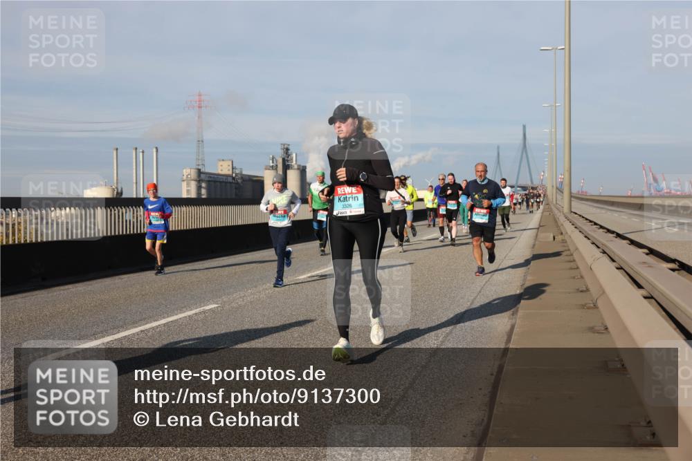 03.10.2025 - Köhlbrandbrückenlauf Lena Gebhardt http://msf.ph/oto/9137300 03.10.2025 09:55:10 Position 2 3326 meine-sportfotos.de