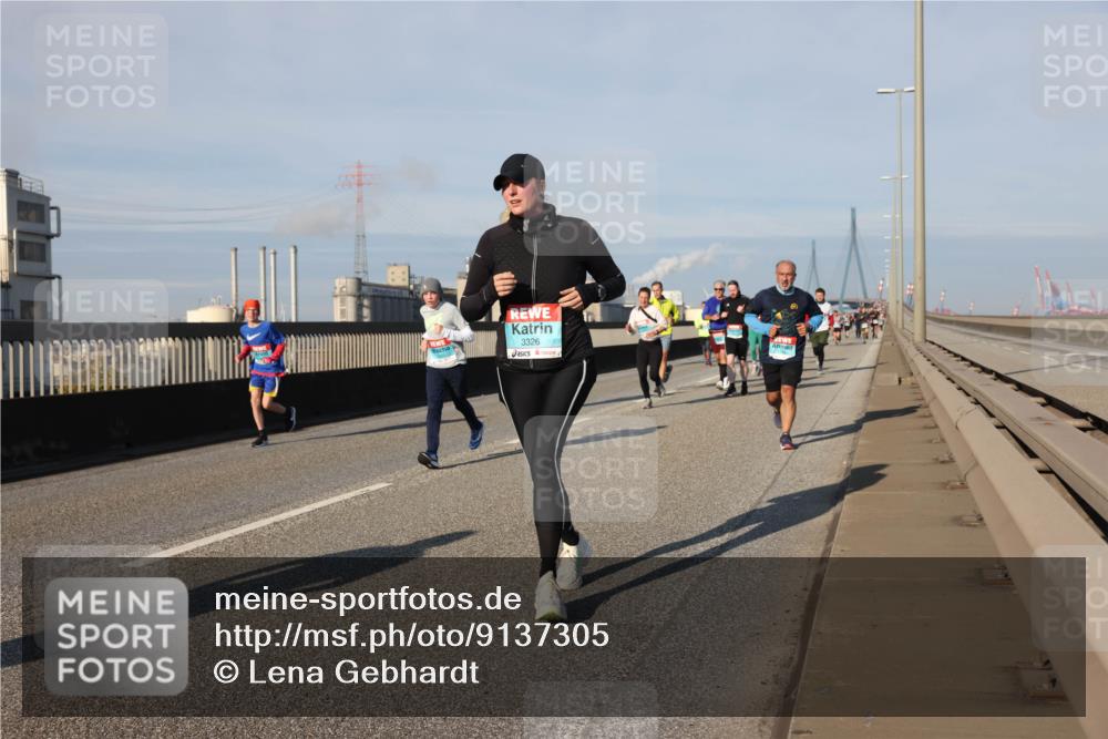 03.10.2025 - Köhlbrandbrückenlauf Lena Gebhardt http://msf.ph/oto/9137305 03.10.2025 09:55:10 Position 2 3326 meine-sportfotos.de