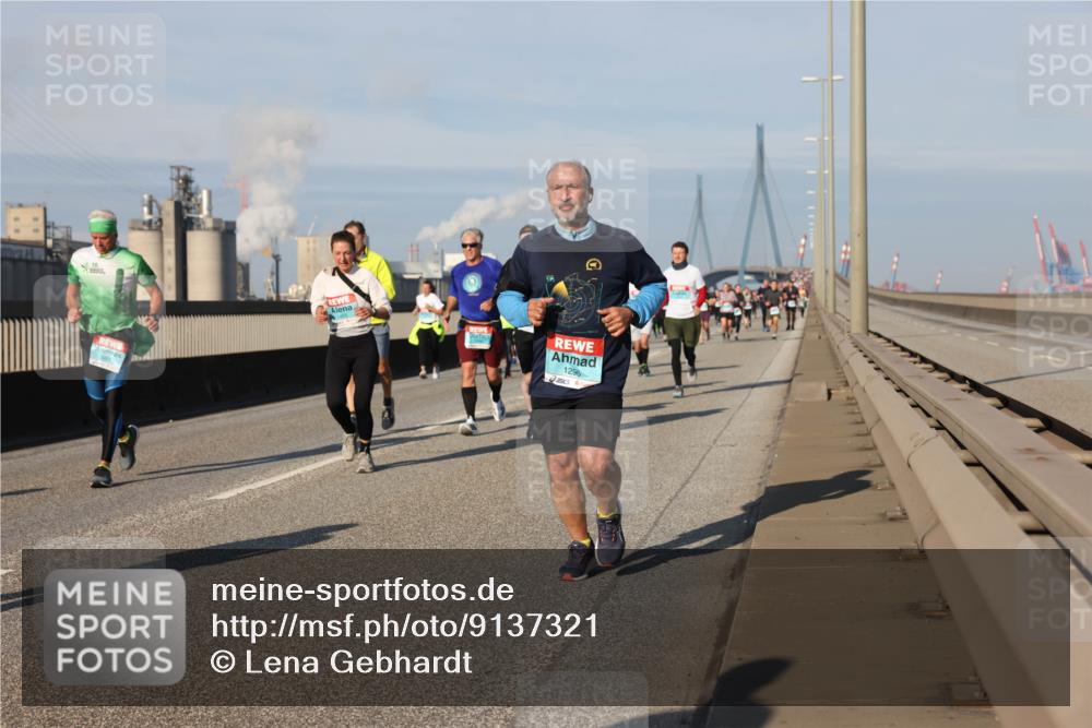 03.10.2025 - Köhlbrandbrückenlauf Lena Gebhardt http://msf.ph/oto/9137321 03.10.2025 09:55:11 Position 2 1296 meine-sportfotos.de