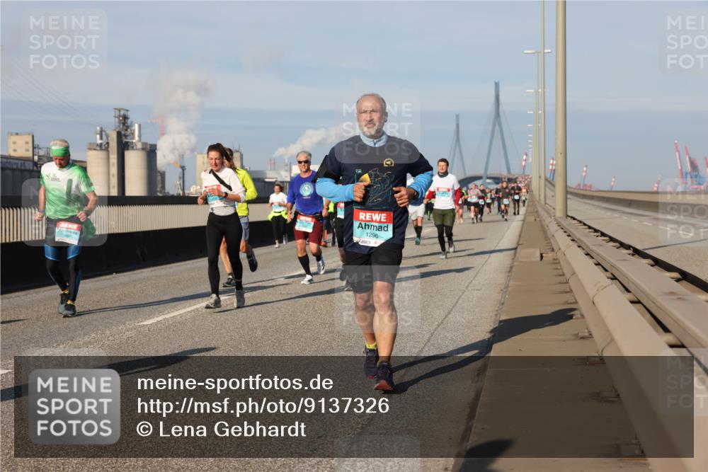03.10.2025 - Köhlbrandbrückenlauf Lena Gebhardt http://msf.ph/oto/9137326 03.10.2025 09:55:12 Position 2 15, 1296 meine-sportfotos.de