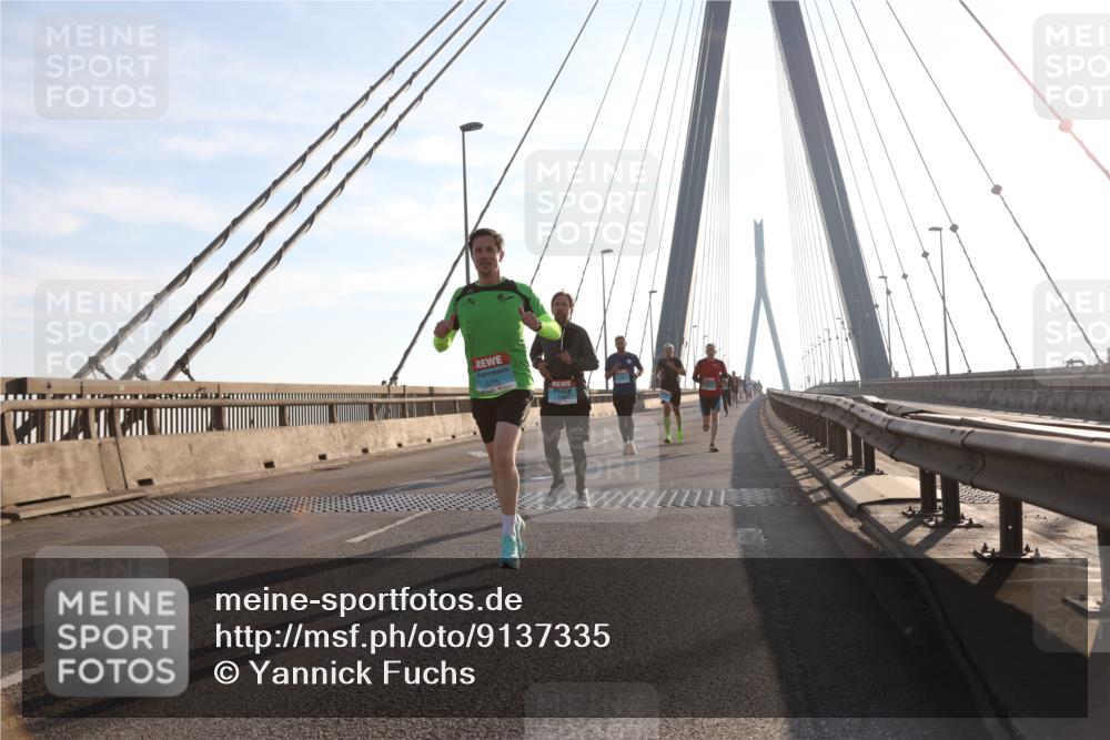 03.10.2025 - Köhlbrandbrückenlauf Yannick Fuchs http://msf.ph/oto/9137335 03.10.2025 08:21:14 Position 2 2705 meine-sportfotos.de