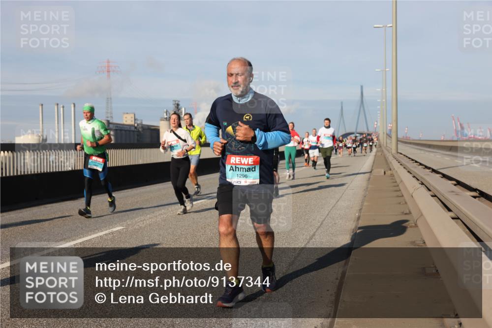 03.10.2025 - Köhlbrandbrückenlauf Lena Gebhardt http://msf.ph/oto/9137344 03.10.2025 09:55:13 Position 2 1296 meine-sportfotos.de