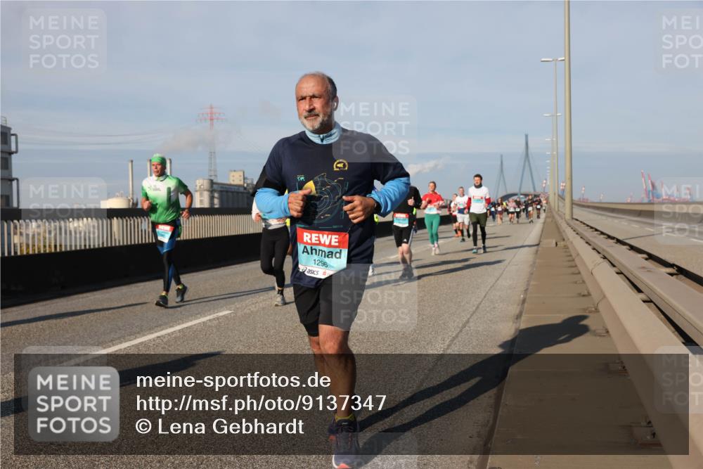 03.10.2025 - Köhlbrandbrückenlauf Lena Gebhardt http://msf.ph/oto/9137347 03.10.2025 09:55:13 Position 2 1296 meine-sportfotos.de