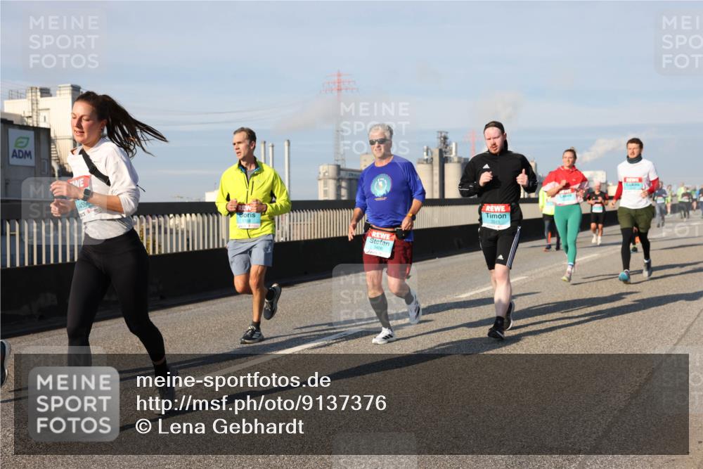 03.10.2025 - Köhlbrandbrückenlauf Lena Gebhardt http://msf.ph/oto/9137376 03.10.2025 09:55:14 Position 2 3406, 3515 meine-sportfotos.de