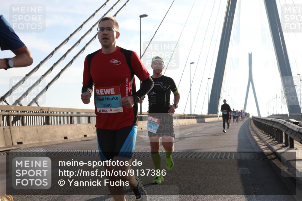 03.10.2025 - Köhlbrandbrückenlauf Yannick Fuchs http://msf.ph/oto/9137386 03.10.2025 08:21:18 Position 2 3490, 3609 meine-sportfotos.de
