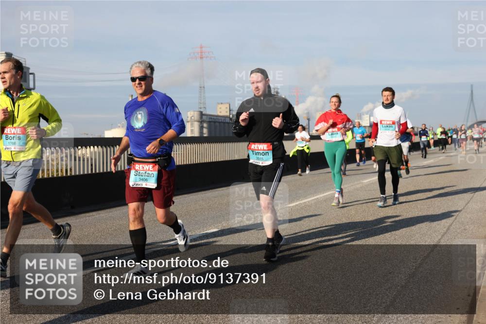 03.10.2025 - Köhlbrandbrückenlauf Lena Gebhardt http://msf.ph/oto/9137391 03.10.2025 09:55:15 Position 2 1768, 3406, 3515 meine-sportfotos.de