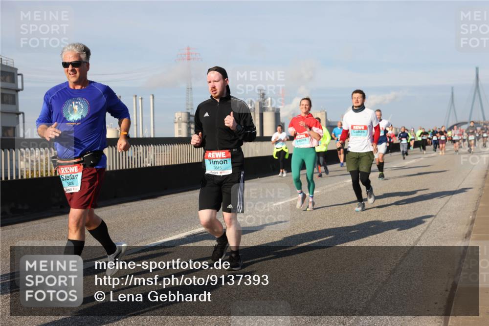 03.10.2025 - Köhlbrandbrückenlauf Lena Gebhardt http://msf.ph/oto/9137393 03.10.2025 09:55:15 Position 2 3406, 3515 meine-sportfotos.de