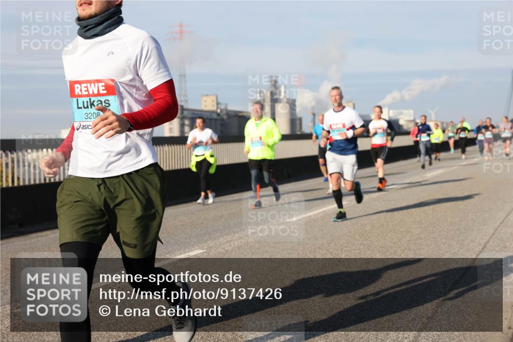 03.10.2025 - Köhlbrandbrückenlauf Lena Gebhardt http://msf.ph/oto/9137426 03.10.2025 09:55:17 Position 2 3208 meine-sportfotos.de