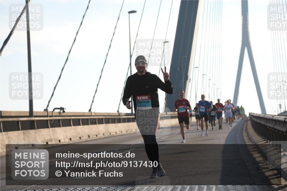 03.10.2025 - Köhlbrandbrückenlauf Yannick Fuchs http://msf.ph/oto/9137430 03.10.2025 08:21:20 Position 2 1019 meine-sportfotos.de