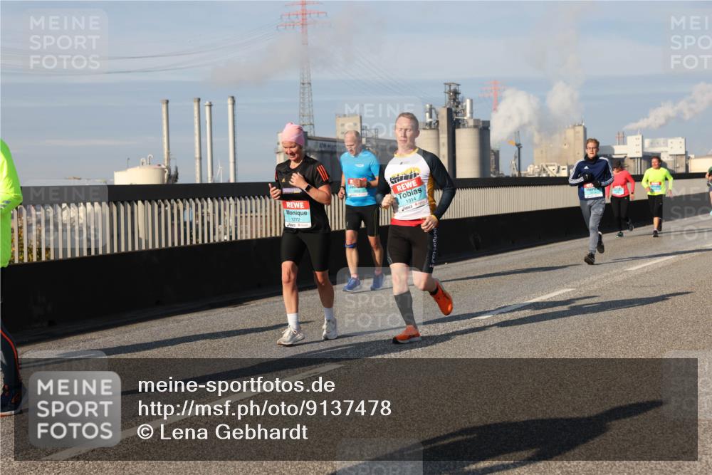 03.10.2025 - Köhlbrandbrückenlauf Lena Gebhardt http://msf.ph/oto/9137478 03.10.2025 09:55:20 Position 2 1272, 1314 meine-sportfotos.de