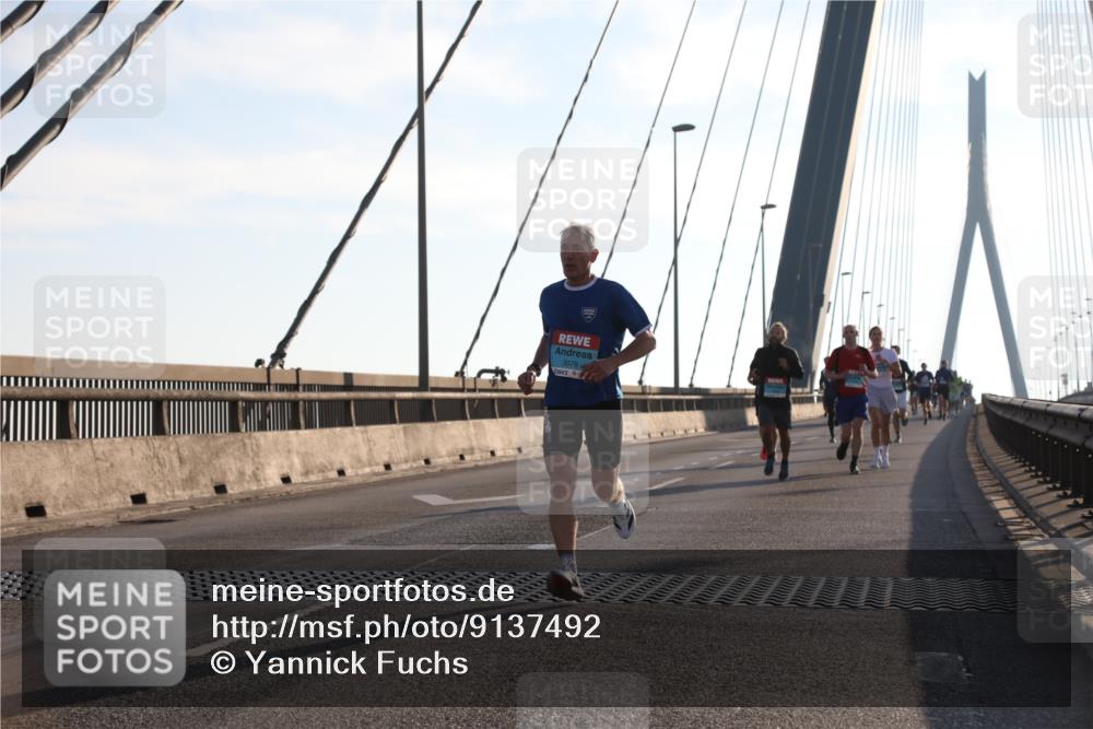 03.10.2025 - Köhlbrandbrückenlauf Yannick Fuchs http://msf.ph/oto/9137492 03.10.2025 08:21:26 Position 2 3078 meine-sportfotos.de