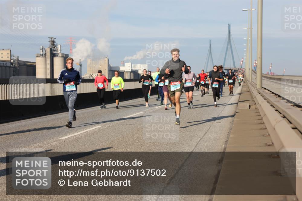 03.10.2025 - Köhlbrandbrückenlauf Lena Gebhardt http://msf.ph/oto/9137502 03.10.2025 09:55:21 Position 2  meine-sportfotos.de