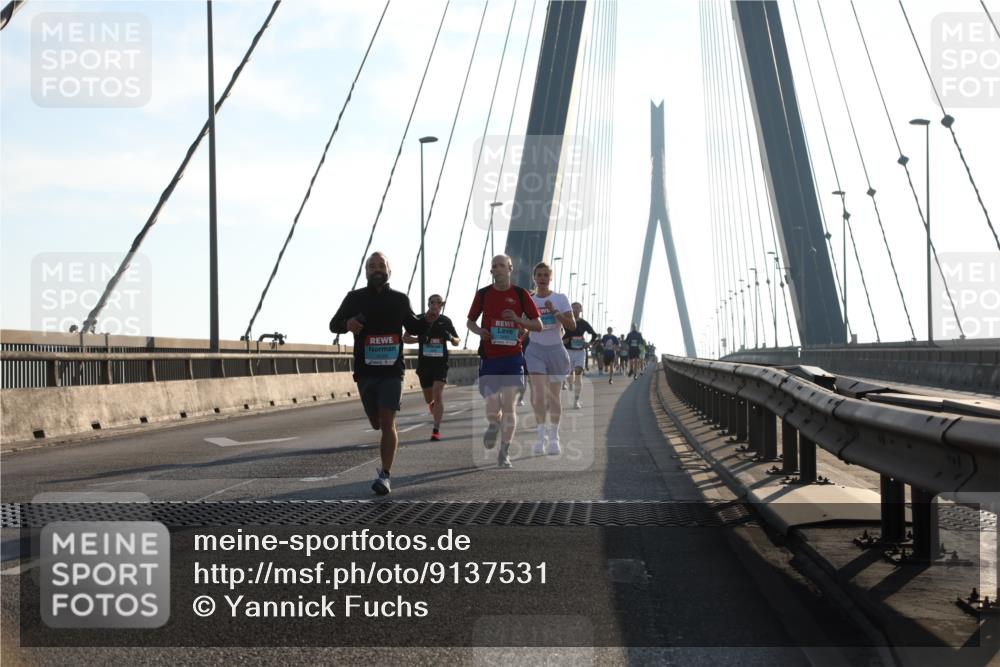 03.10.2025 - Köhlbrandbrückenlauf Yannick Fuchs http://msf.ph/oto/9137531 03.10.2025 08:21:28 Position 2  meine-sportfotos.de