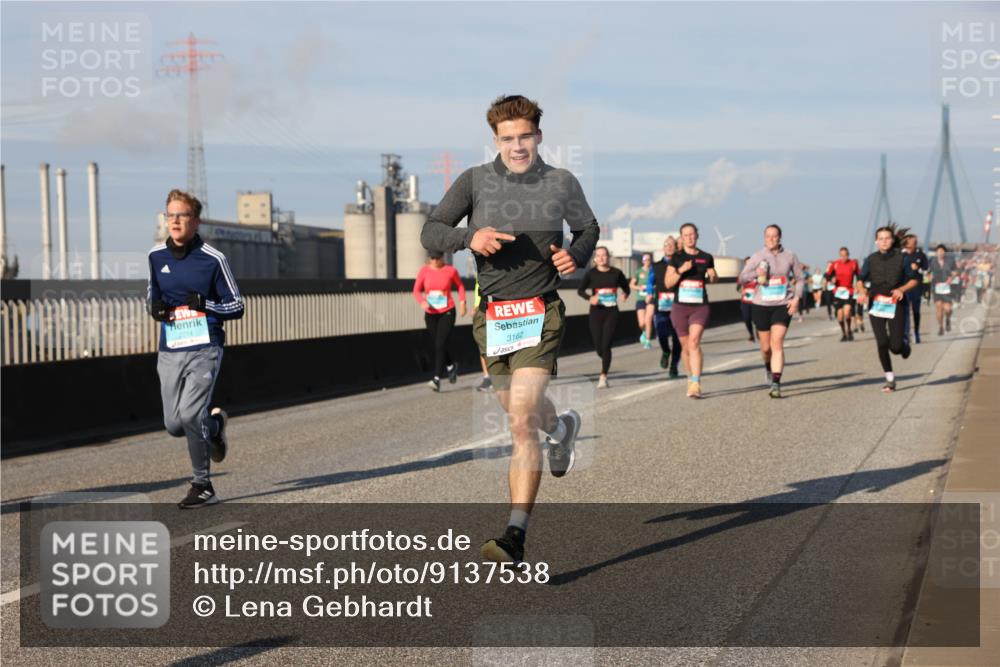 03.10.2025 - Köhlbrandbrückenlauf Lena Gebhardt http://msf.ph/oto/9137538 03.10.2025 09:55:23 Position 2 3162 meine-sportfotos.de