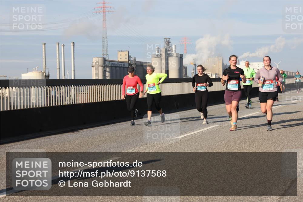 03.10.2025 - Köhlbrandbrückenlauf Lena Gebhardt http://msf.ph/oto/9137568 03.10.2025 09:55:24 Position 2 1169, 2054 meine-sportfotos.de