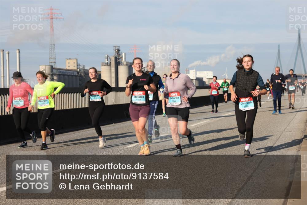 03.10.2025 - Köhlbrandbrückenlauf Lena Gebhardt http://msf.ph/oto/9137584 03.10.2025 09:55:26 Position 2 3060, 3062, 4, 1169, 2054, 2686 meine-sportfotos.de