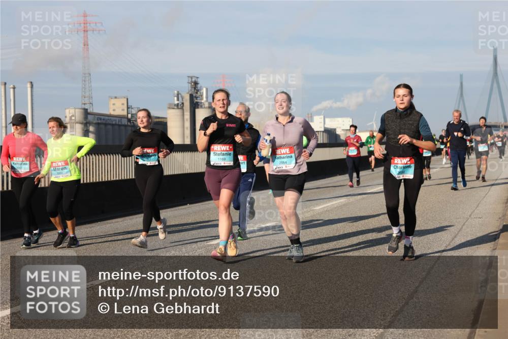 03.10.2025 - Köhlbrandbrückenlauf Lena Gebhardt http://msf.ph/oto/9137590 03.10.2025 09:55:26 Position 2 3060, 3062, 1169, 2054 meine-sportfotos.de