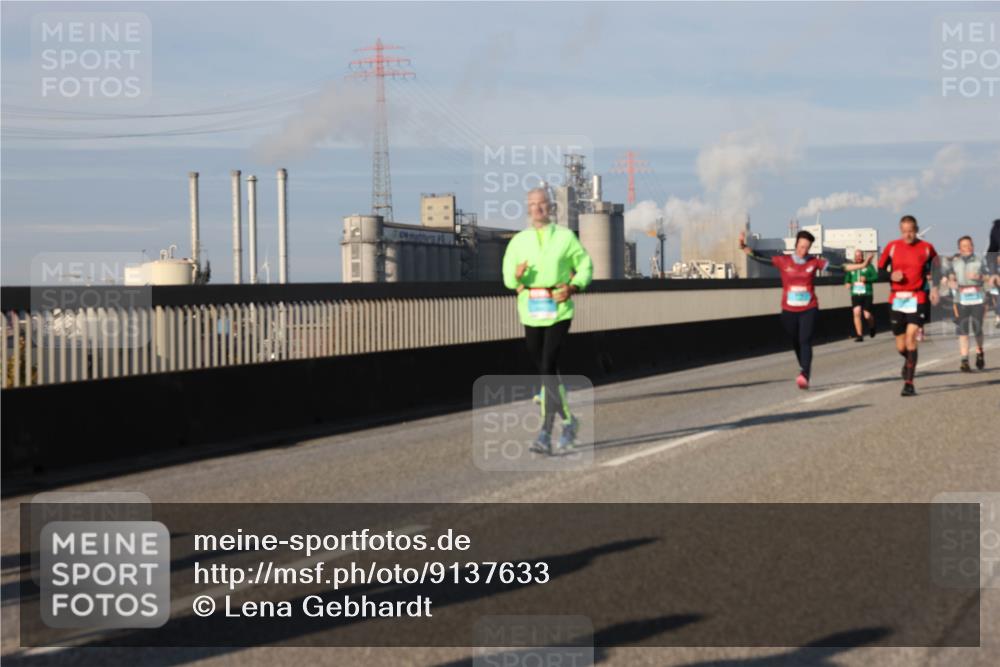03.10.2025 - Köhlbrandbrückenlauf Lena Gebhardt http://msf.ph/oto/9137633 03.10.2025 09:55:28 Position 2  meine-sportfotos.de
