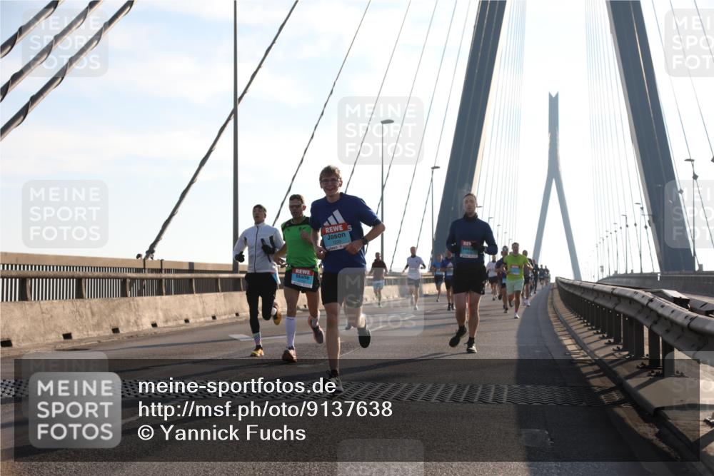 03.10.2025 - Köhlbrandbrückenlauf Yannick Fuchs http://msf.ph/oto/9137638 03.10.2025 08:21:39 Position 2 1230 meine-sportfotos.de
