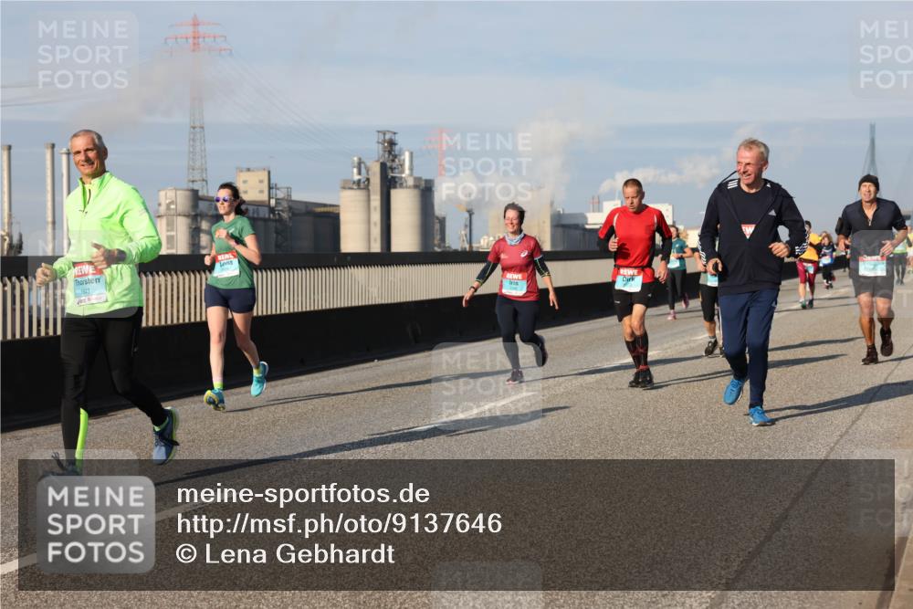 03.10.2025 - Köhlbrandbrückenlauf Lena Gebhardt http://msf.ph/oto/9137646 03.10.2025 09:55:29 Position 2 1843 meine-sportfotos.de