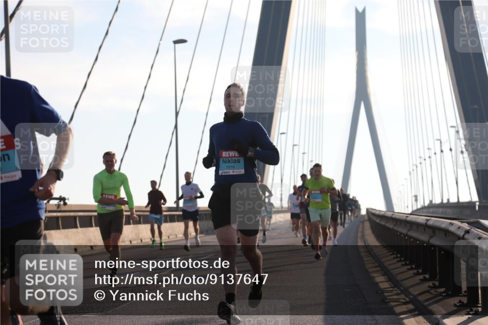 03.10.2025 - Köhlbrandbrückenlauf Yannick Fuchs http://msf.ph/oto/9137647 03.10.2025 08:21:39 Position 2 1016 meine-sportfotos.de