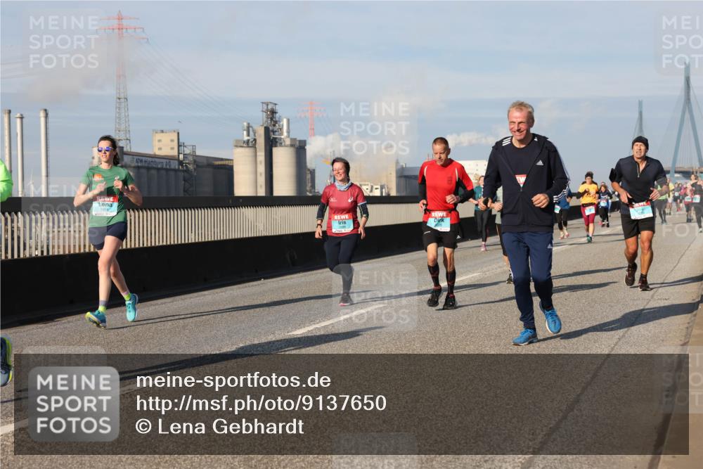 03.10.2025 - Köhlbrandbrückenlauf Lena Gebhardt http://msf.ph/oto/9137650 03.10.2025 09:55:30 Position 2 1604 meine-sportfotos.de