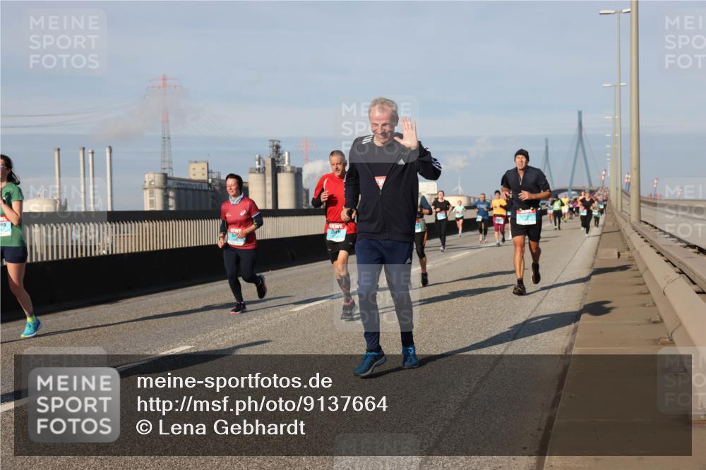 03.10.2025 - Köhlbrandbrückenlauf Lena Gebhardt http://msf.ph/oto/9137664 03.10.2025 09:55:31 Position 2  meine-sportfotos.de
