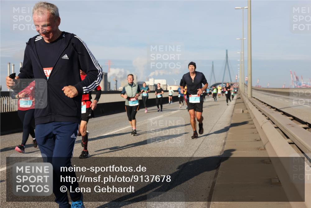 03.10.2025 - Köhlbrandbrückenlauf Lena Gebhardt http://msf.ph/oto/9137678 03.10.2025 09:55:32 Position 2  meine-sportfotos.de