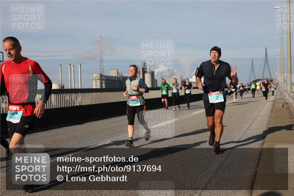 03.10.2025 - Köhlbrandbrückenlauf Lena Gebhardt http://msf.ph/oto/9137694 03.10.2025 09:55:33 Position 2 3028, 47, 2687, 3750 meine-sportfotos.de