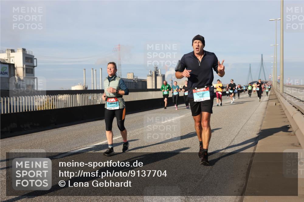 03.10.2025 - Köhlbrandbrückenlauf Lena Gebhardt http://msf.ph/oto/9137704 03.10.2025 09:55:33 Position 2 2687, 3750 meine-sportfotos.de